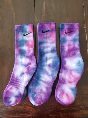 nike tie dye crew socks