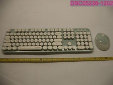 UBOTIE Sweet Wireless Keyboard and Mouse Set Green/White