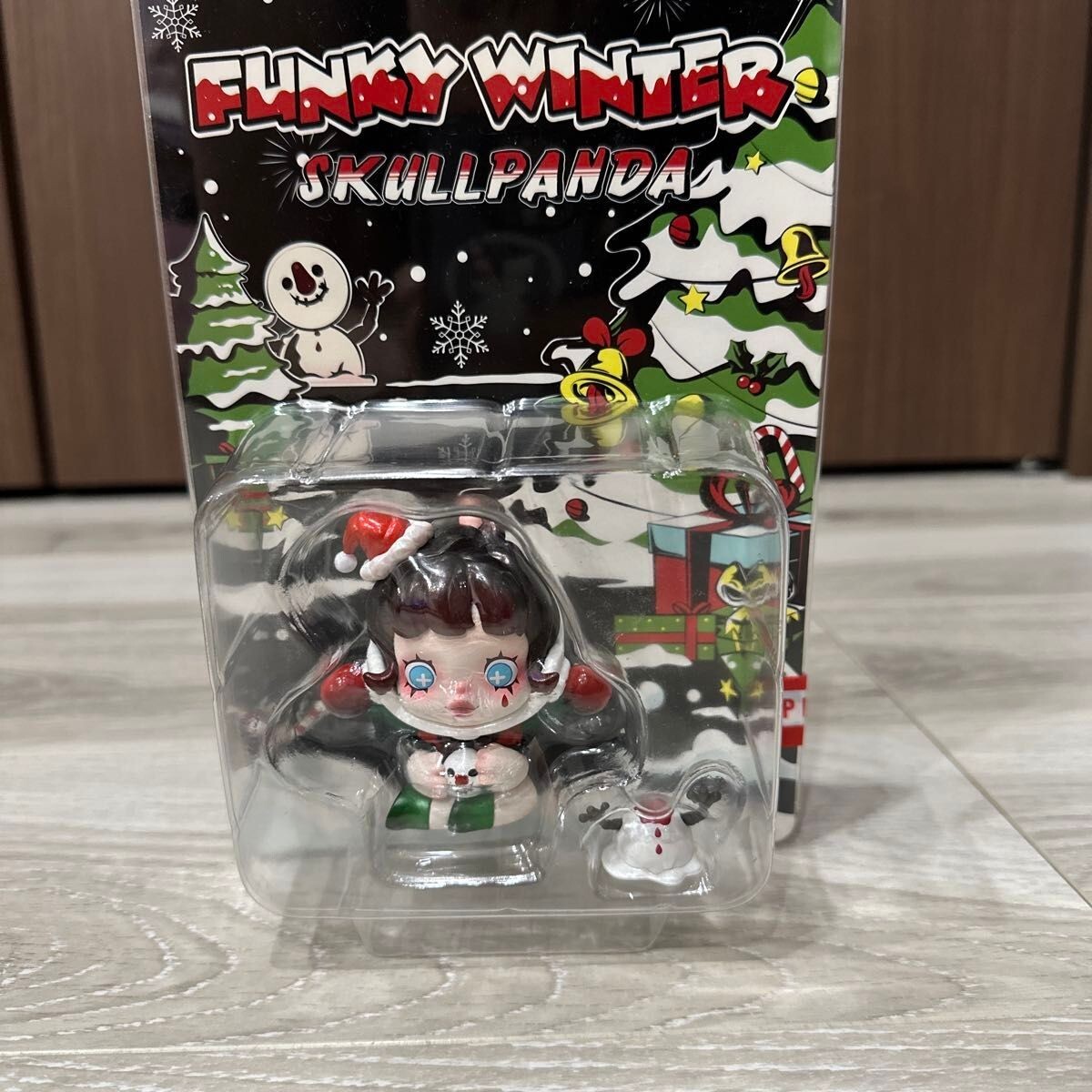 【POPMART】SKULLPANDA FUNKY WINTER クリスマス限定 POP MART SKULLPANDA FUNKY WINTER Christmas Limited Edition