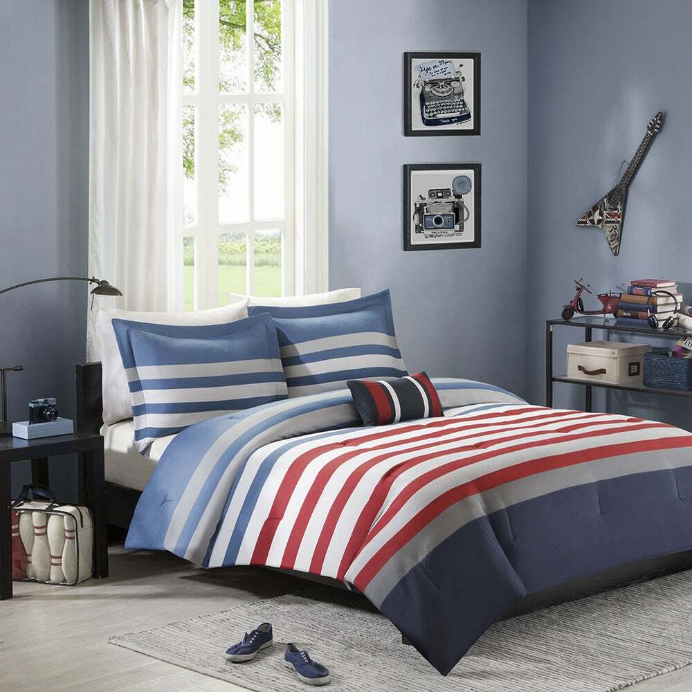 RED STRIPE BOYS COMFORTER SET 