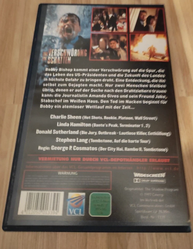 VHS DIE VERSCHWÖRUNG IM SCHATTEN Charlie Sheen Donald Sutherland Großbox VCL - Bild 4 von 4