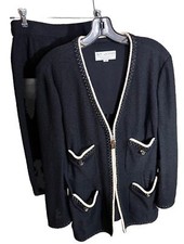 ST JOHN MARIE Black KNIT 2 PC SUIT SKIRT JACKET PEARL Size 10 2500 Msrp Rare