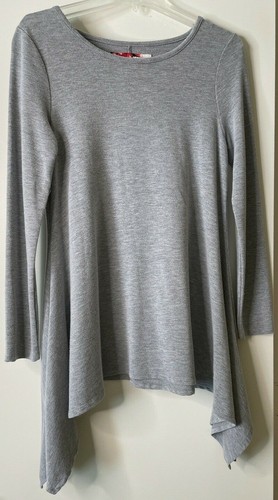 CUPIO Size Medium Gray Long Sleeve 