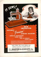 1947 PAPER AD C L Bradford Juguete Máquina de Coser Manivela Power Junior