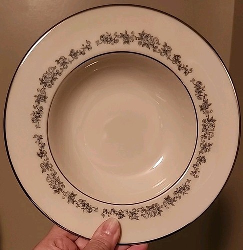 Set Of 12 Lenox Porcelain Promise Pattern Platinum Trimmed 8.25" Soup Bowls - Picture 2 of 5