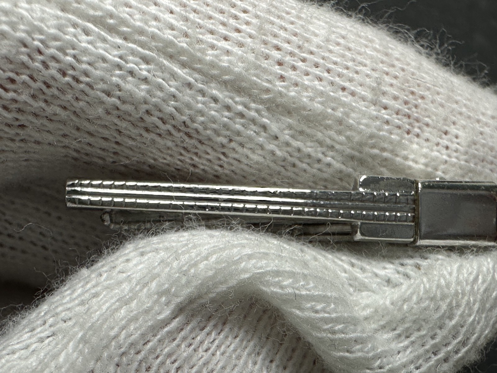 TWO VINTAGE HICKOK USA COLLAR BAR CLIPS : GOLD TONE & SILVER TONE M221