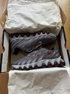 NIKE AIR MAX DN8 Iron Grey/Bright Crimson Gr. 42 [NEU & OVP]
