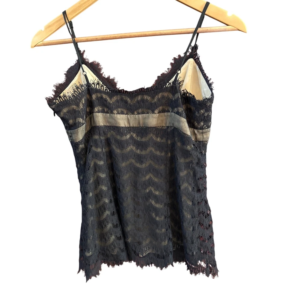 Y2K BCBGMAXAZRIA Pestañas Negras Encaje Seda Cami Elegante Capricho Oscuro Romántico Foto 2 de 4
