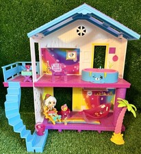 ⛱️ Muñeca Shopkins Happy Places Rainbow Beach House Bonus Kokonut Lil Shoppie