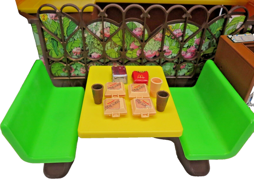 Mattel Vintage 1982 Barbie Loves McDonalds Restaurant Playset Incomplete - Picture 2 of 16