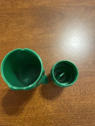 CRAYOLA BRAND Green PLASTIC FIGURAL TIP CHARACTER CRAYON SHARPENER ART CRAFTS - Picture 3 of 3