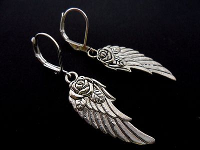 EIN PAAR TIBETISCHE SILBER-OHRRINGE FLÜGELFEDER BLUME LEVERBACK. NEU.
