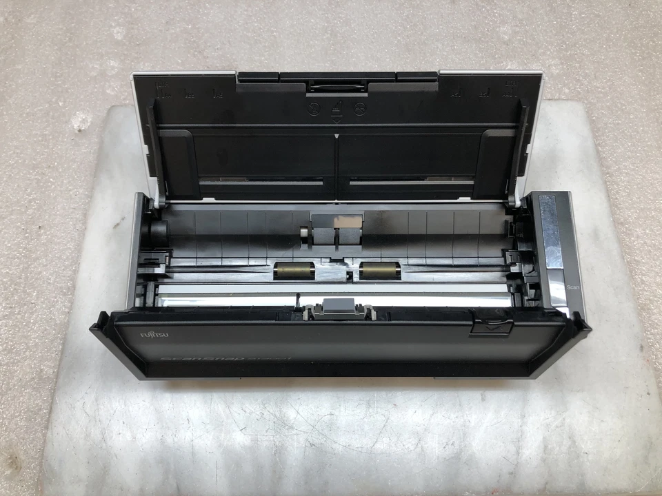 Fujitsu ScanSnap S1300 USB Portable Document Scanner 1080 scan ct NO ADAPTER - Image 3 of 4