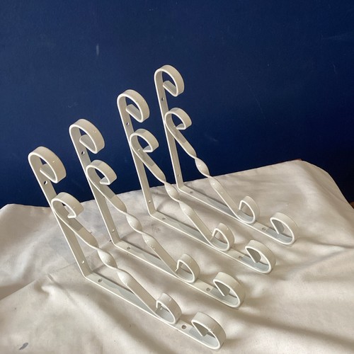 Set di 4 staffe da mensola decorative 20 x 20 cm in ferro battuto bianco - Foto 4 di 8