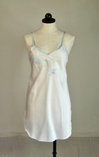 NATORI vintage 90s white CHEMISE NIGHTIE beautiful EMBROIDERY P