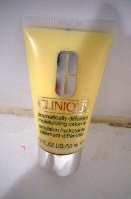 CLINIQUE DRAMATICALLY DIFFERENT MOISTURIZING LOTION STEP 3 VERY DRY 1.7OZ NEW