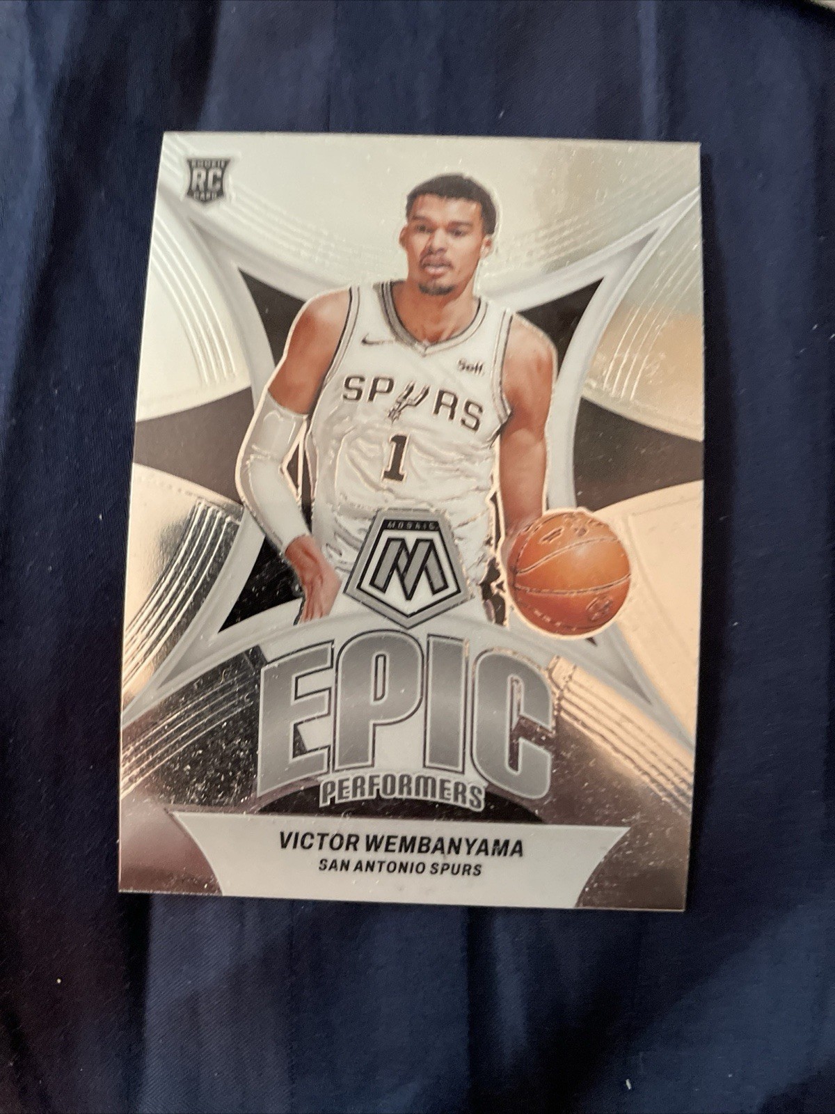 2023-24 Panini Mosaic - Epic Performers Victor Wembanyama #12 (RC)