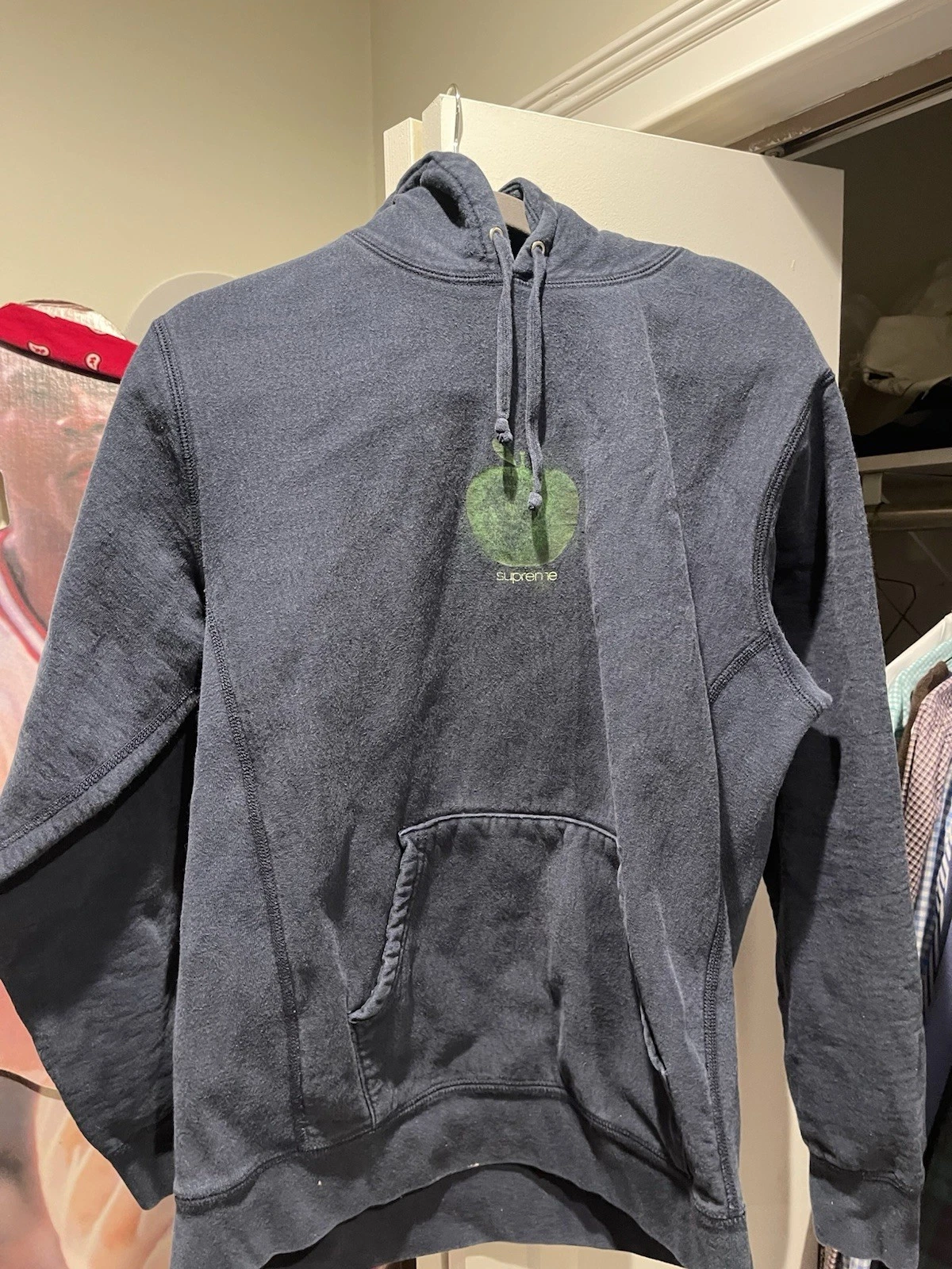 Sweat à capuche Supreme Apple bleu marine 