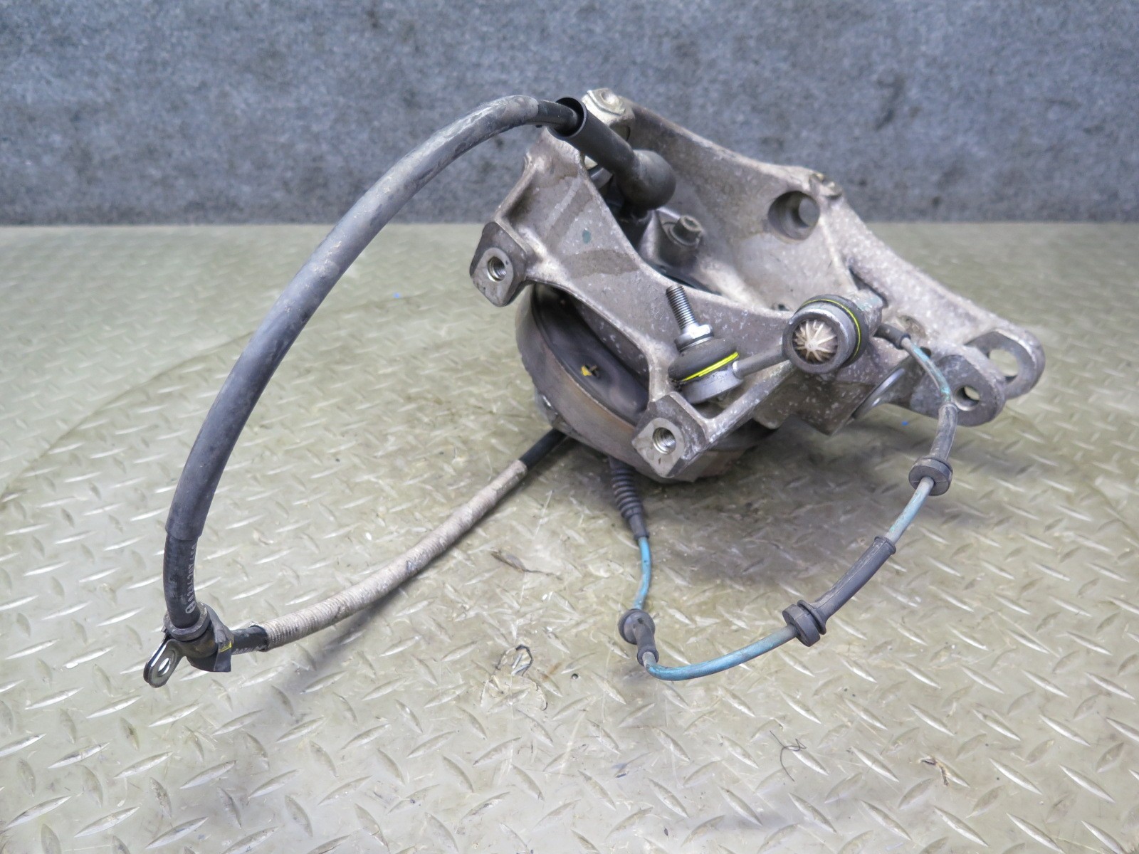 2008-2019 MASERATI GRANTURISMO M145 RWD REAR RIGHT SPINDLE KNUCKLE WHEEL HUB 40K