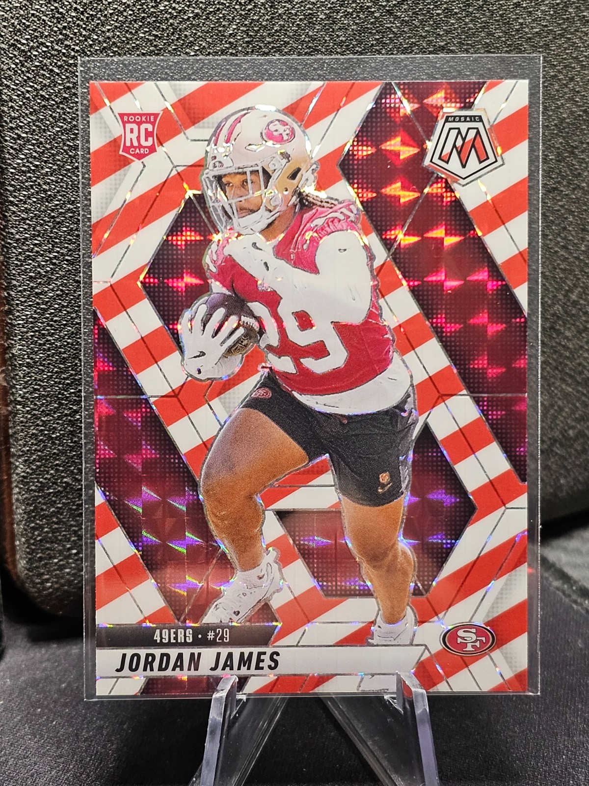 2025 Panini Mosaic - Rookies Jordan James #370 Red & White Stripe Prizm (RC)