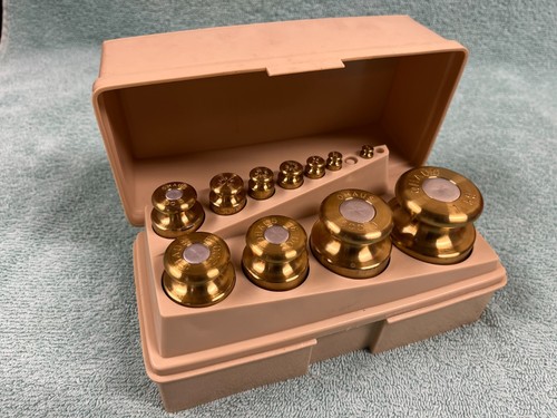 Vintage OHAUS 11pc Sto-A-Weigh Solid Brass Metric Weight Set 2g to 1000g w/Case - Picture 3 of 9