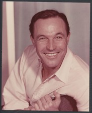 @Col VERY RARE COLOR PHOTO OF ACTOR GENE KELLY SMILING (1980s)