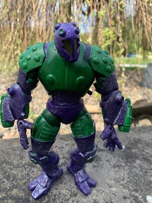 MARVEL LEGENDS SPIDER-MAN CLASSICS BUZZING BEETLE ACTIONFIGUR TOY BIZ 2005