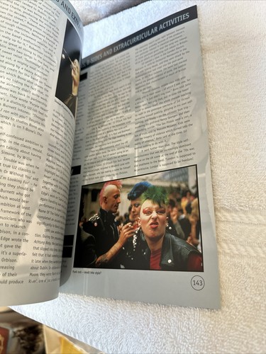 Into The Heart U2 Stories Behind Every U2 Song NIALL STOKES Unread Softcover b54 - Picture 18 of 23