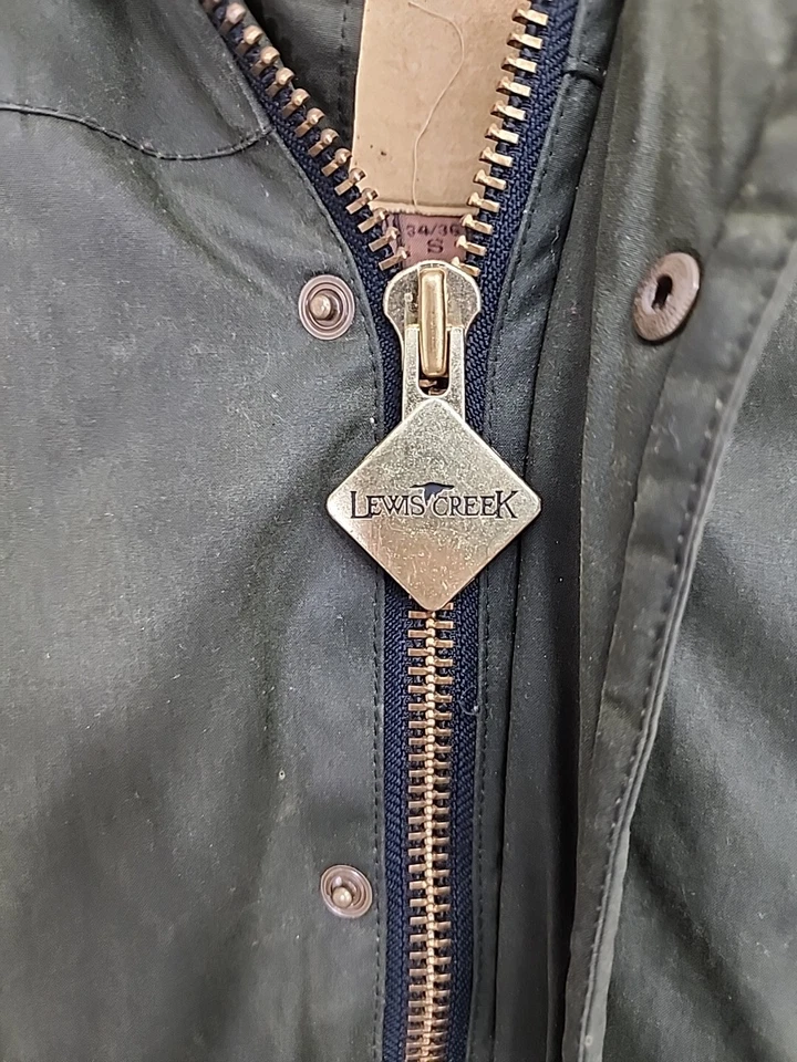 LEWIS CREEK  Waxed Mens Green Hunting Vest Down Filled- Size S 34/36 - Image 4 of 4