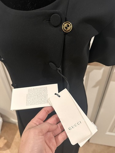 ABITO GUCCI ADERENTE NERO CON BOTTONI tg Med nuovo con etichette - Foto 2 di 7
