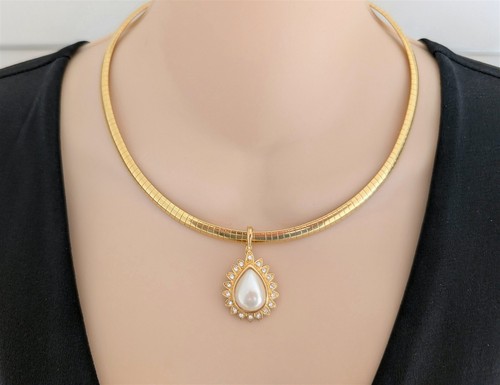 Joan Rivers Classic Pearl/Crystal Teardrop Enhancer/Pendant Omega Necklace 18" - Picture 3 of 4
