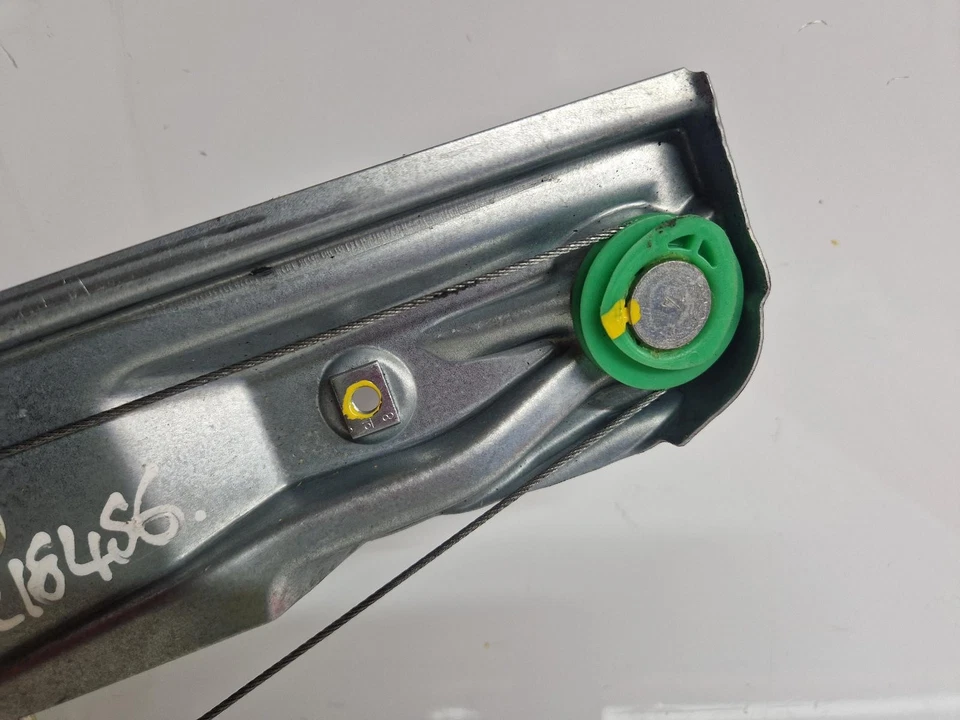 FORD FOCUS 2013 RIGHT REAR WINDOW REGULATOR DRIVER SIDE 5 DOOR HATCHBACK 1870371 - Image 2 of 4