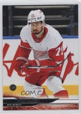 2024-25 Upper Deck Series 2 Dylan Larkin #305 1nt8