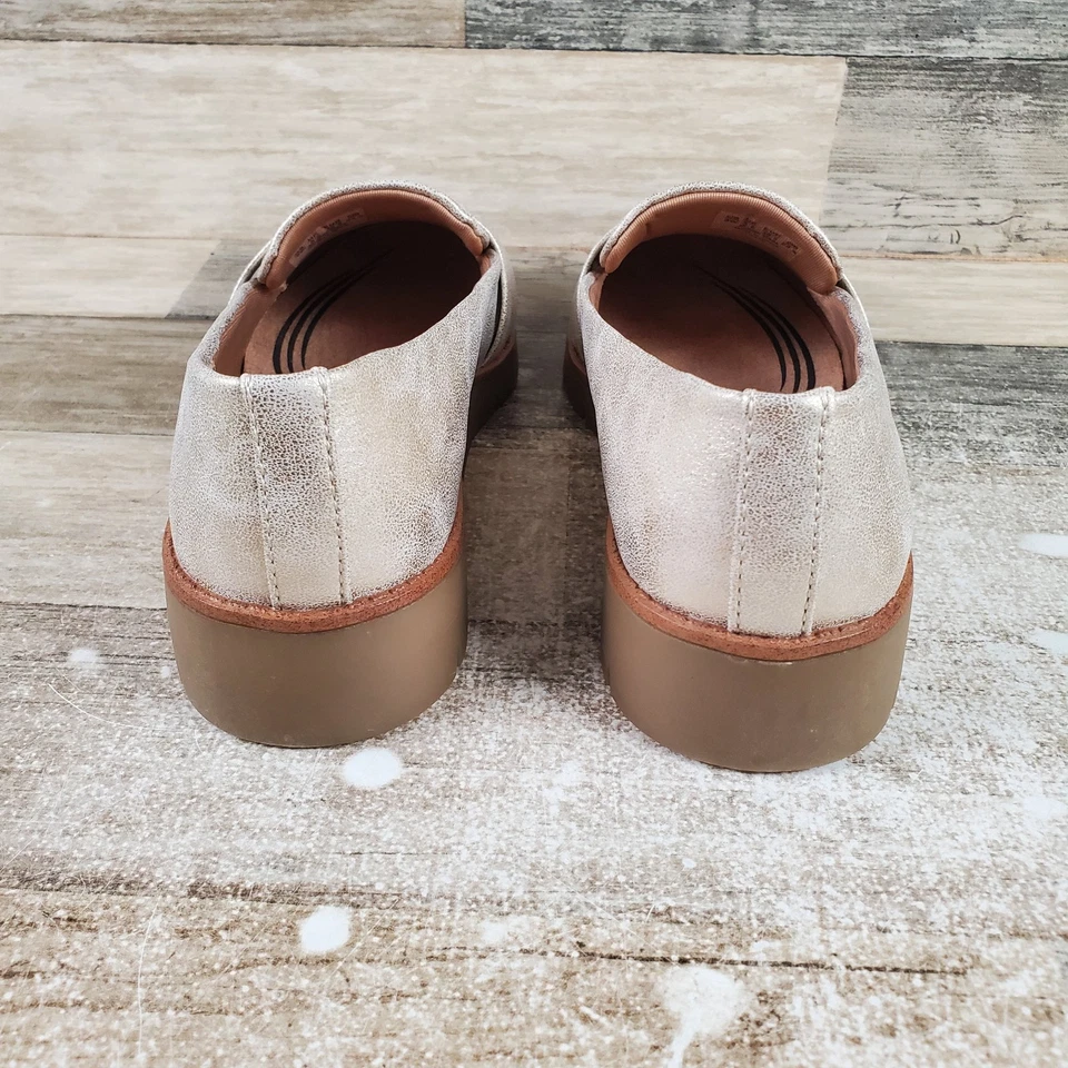 Mocasín LifeStride Ollie para mujer talla 8 ancho dorado suave metálico sin cordones punta redonda Foto 3 de 4