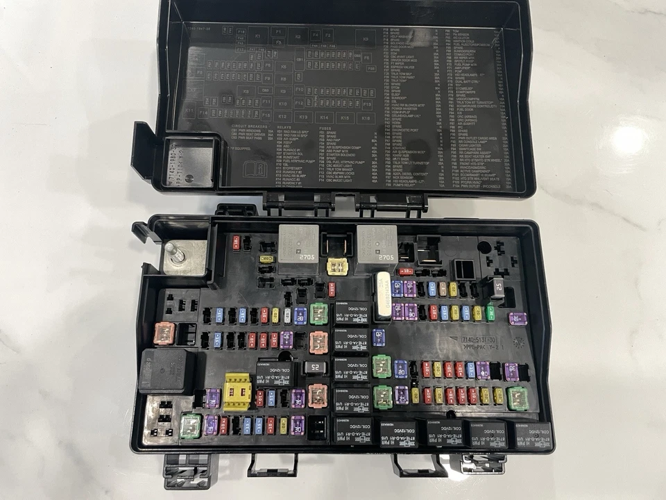 2016 - 2017 道奇 Durango 原始设备制造商改装 TIPM 熔断器盒 68253444 — 第 4/4 张图片