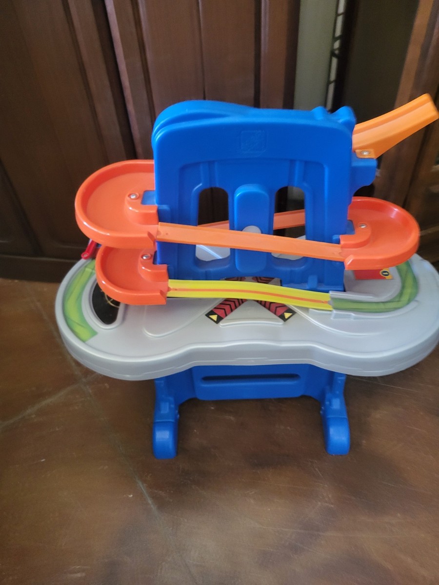 Step2 Hot Wheels Road Rally Raceway DIE-CAST Car Play Table - Main Image