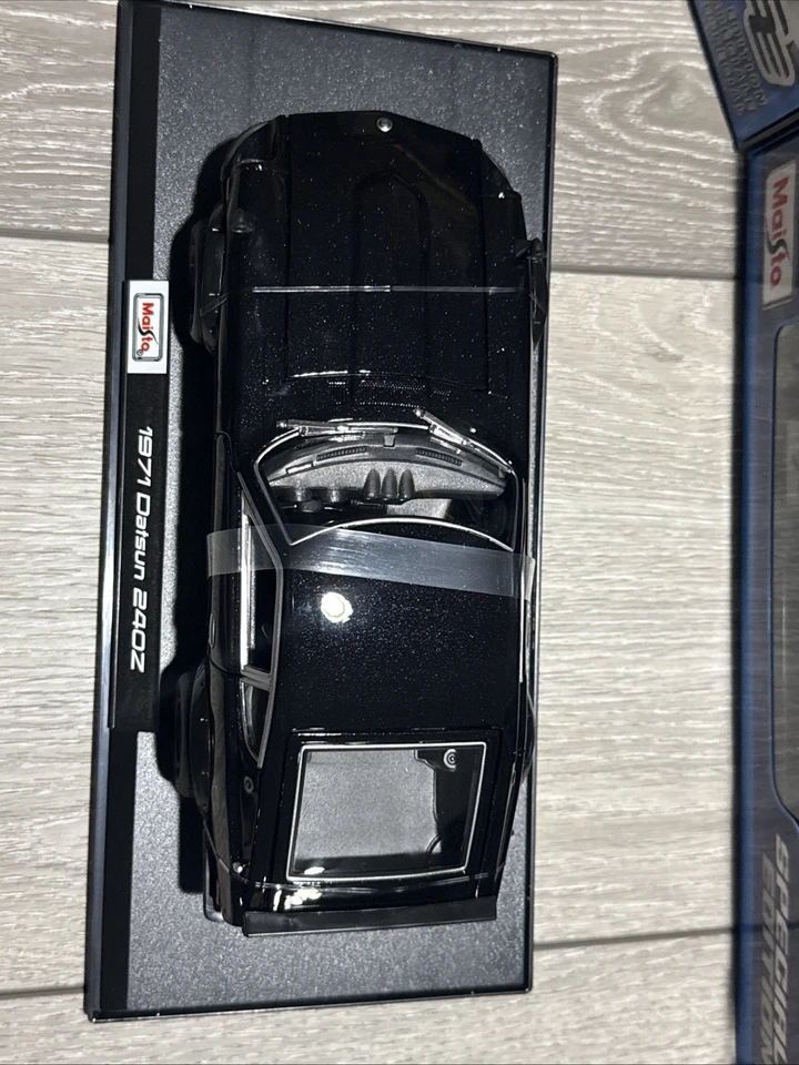 All new -  1971 Datsun 240Z - BLACK- Diecast 1/18 Scale. New In Box. - Image 3 of 4