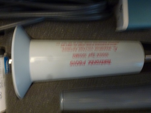 TESTED - Tektronix P6015 High Voltage Probe w/ full Accessories Case and Manual - Picture 17 of 18