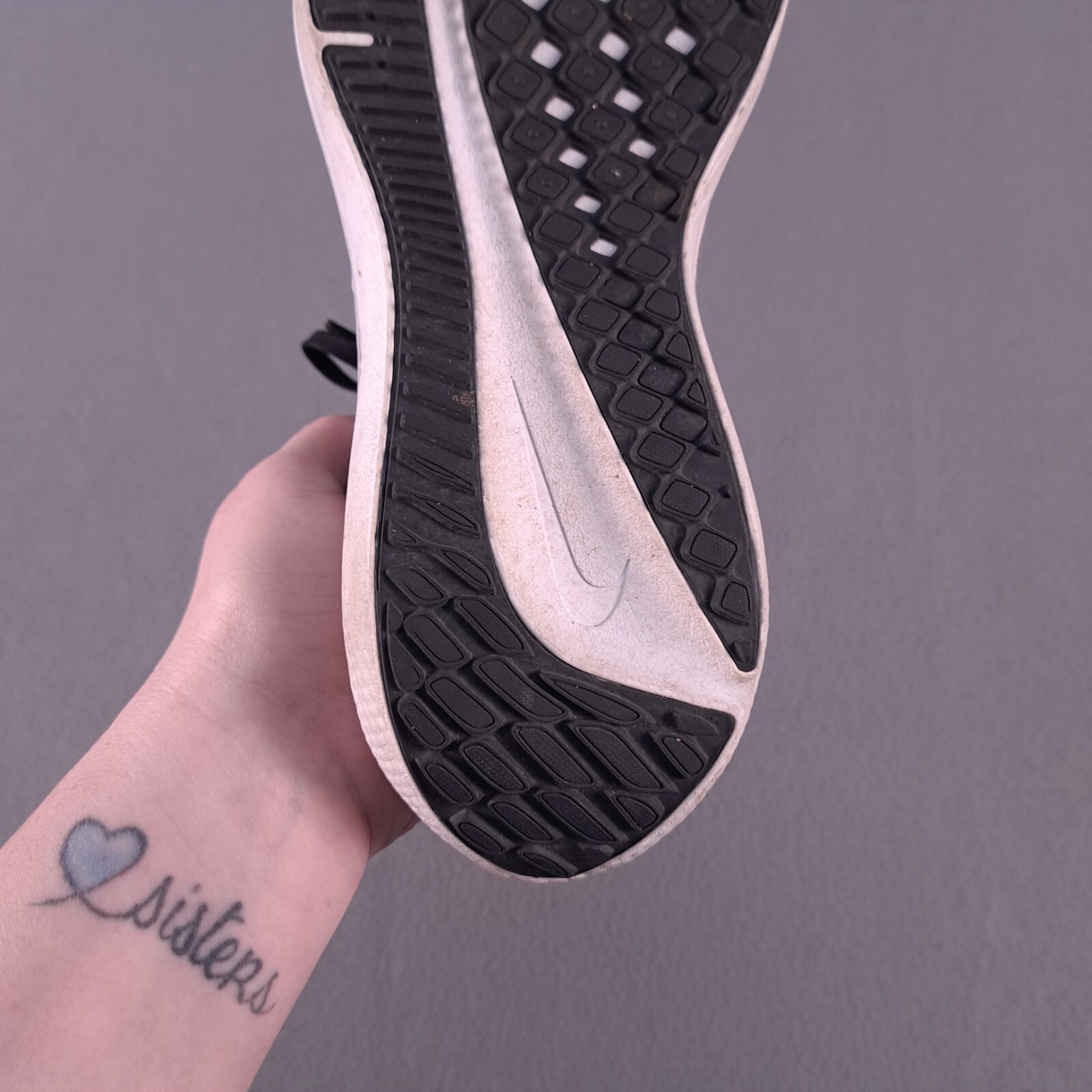 Nike Winflo 10 Sneakers Woemns 9 Black Athletic Running Shoes DV4023-003 thumbnail 11