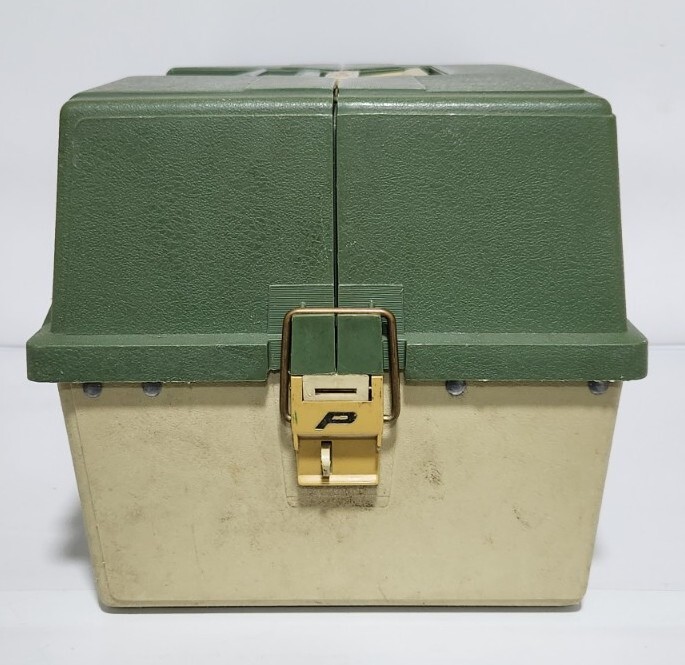 Vintage Plano 8606 6 Tray Lockable Fishing Tackle Box Large