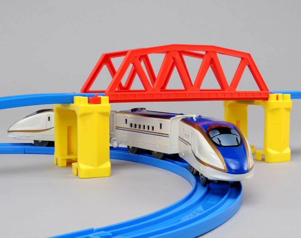 TAKARA TOMY Plarail E7 Hokuriku Shinkansen Kagayaki 3D Rail Set