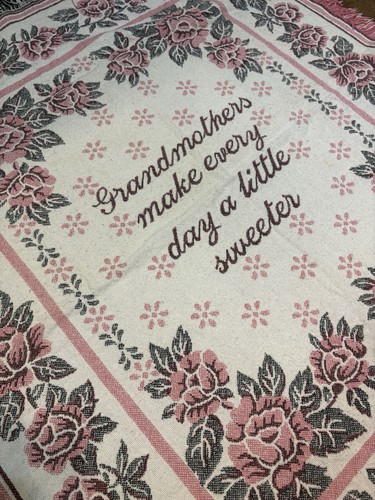 Afghan Vintage 1995 Pink Roses Grandmother’s Make Every Day Sweeter Blanket - Picture 2 of 3