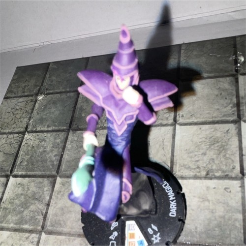 WizKids Yu-Gi-Oh! HeroClix Dark Magician Painted Figure Mini YGO1-001
