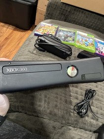 Xbox 360 S Console Game Bundle Kinect