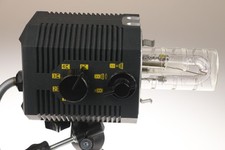 Balcar Zoom Studio 10551 Electronic Flash Head 2 with stand mount - tested MINT