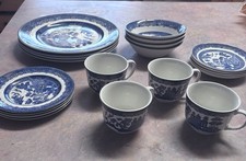 Johnson Bros Blue Willow 20 Pc Set