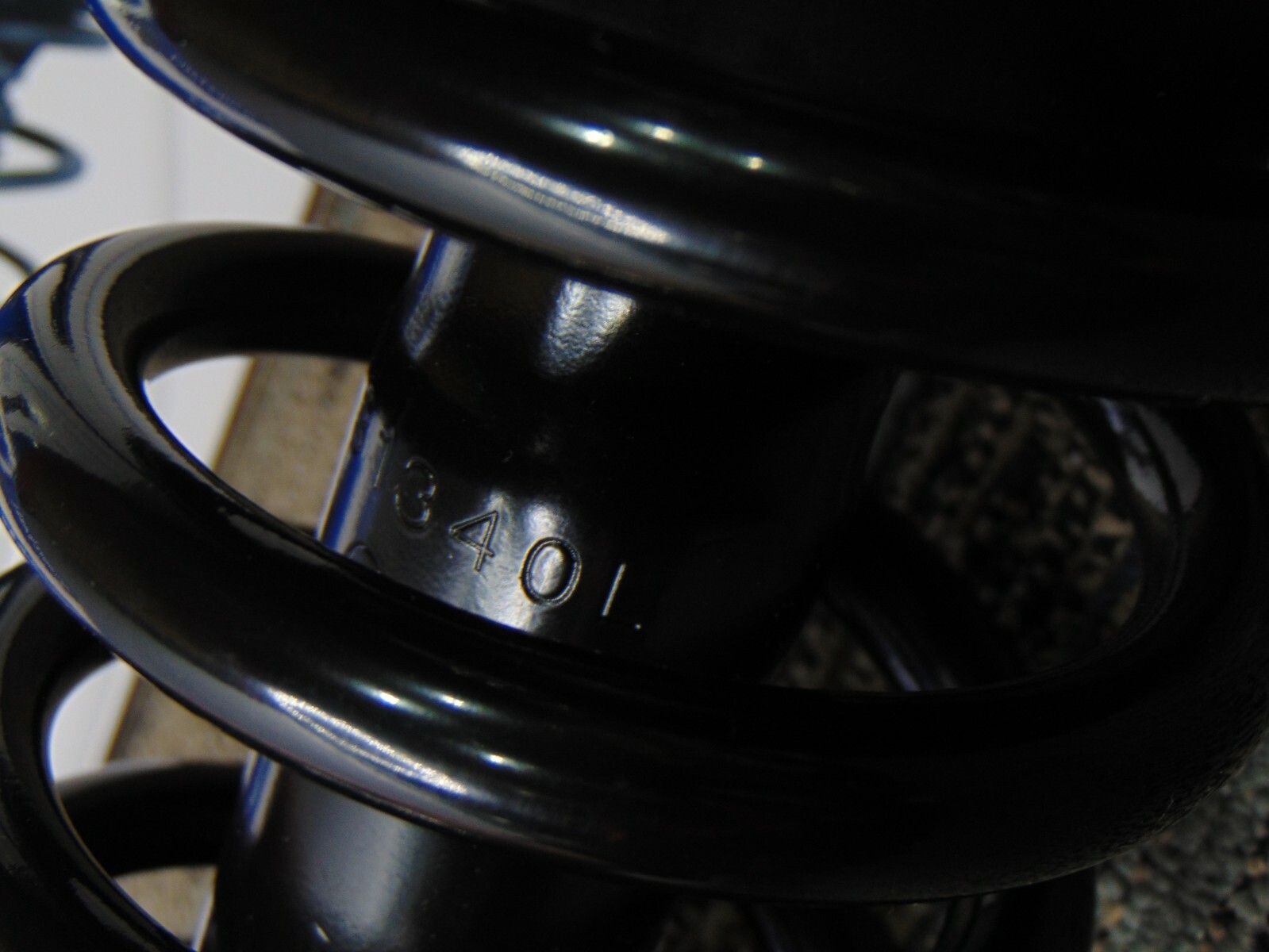 Detroit Axle Shocks 531340R & 531340L Pair of Struts eBay