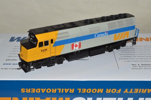 Tren locomotora escala HO Walthers VIA Rail Canada EMD F40PH #6436 | Condition: New