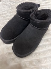 Bearpaw Girls Black Ankle Bootie Pull On Lined Suede Upper Rubber Outsole