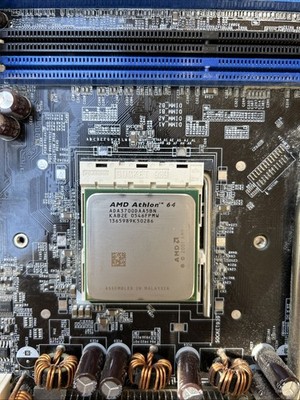 AMD Athlon 64 3700+ 2.2GHz Socket 939 (ADA3700DAA5BN) CPU